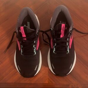 Brooks Ghost 14 size 8.5B Women’s